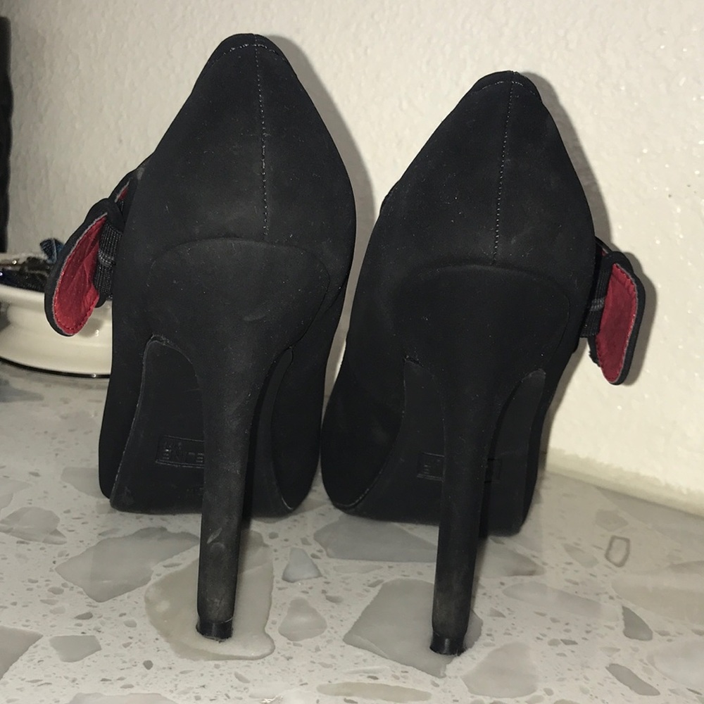 Heels - Picture 3 of 3